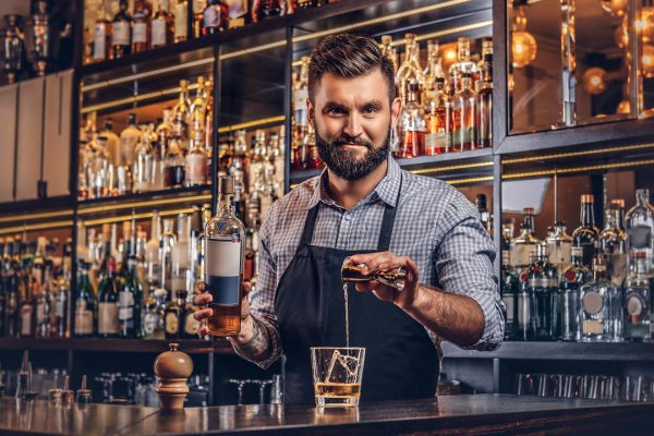 18-barman-behind-bar