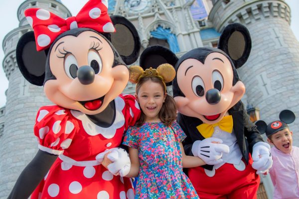 now-more-than-ever-minnie-mickey-kids-16x9